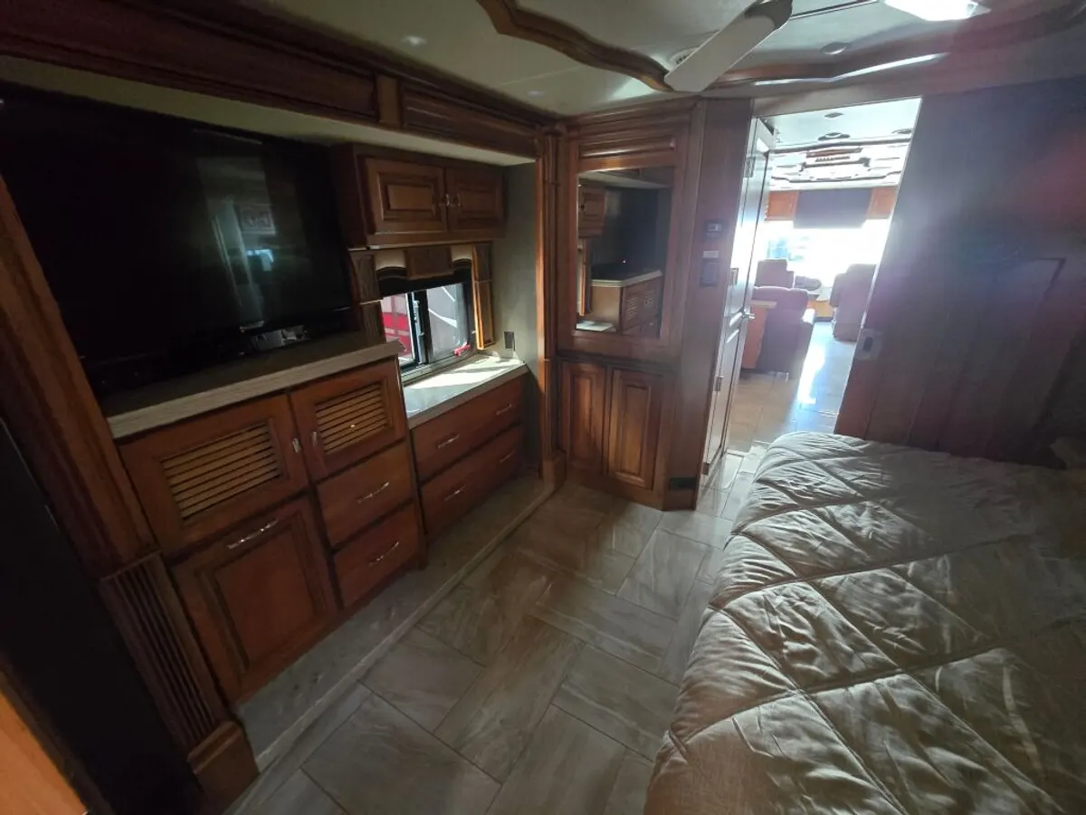 2017 Tiffin Motorhomes Allegro Bus, photo 23 of 24