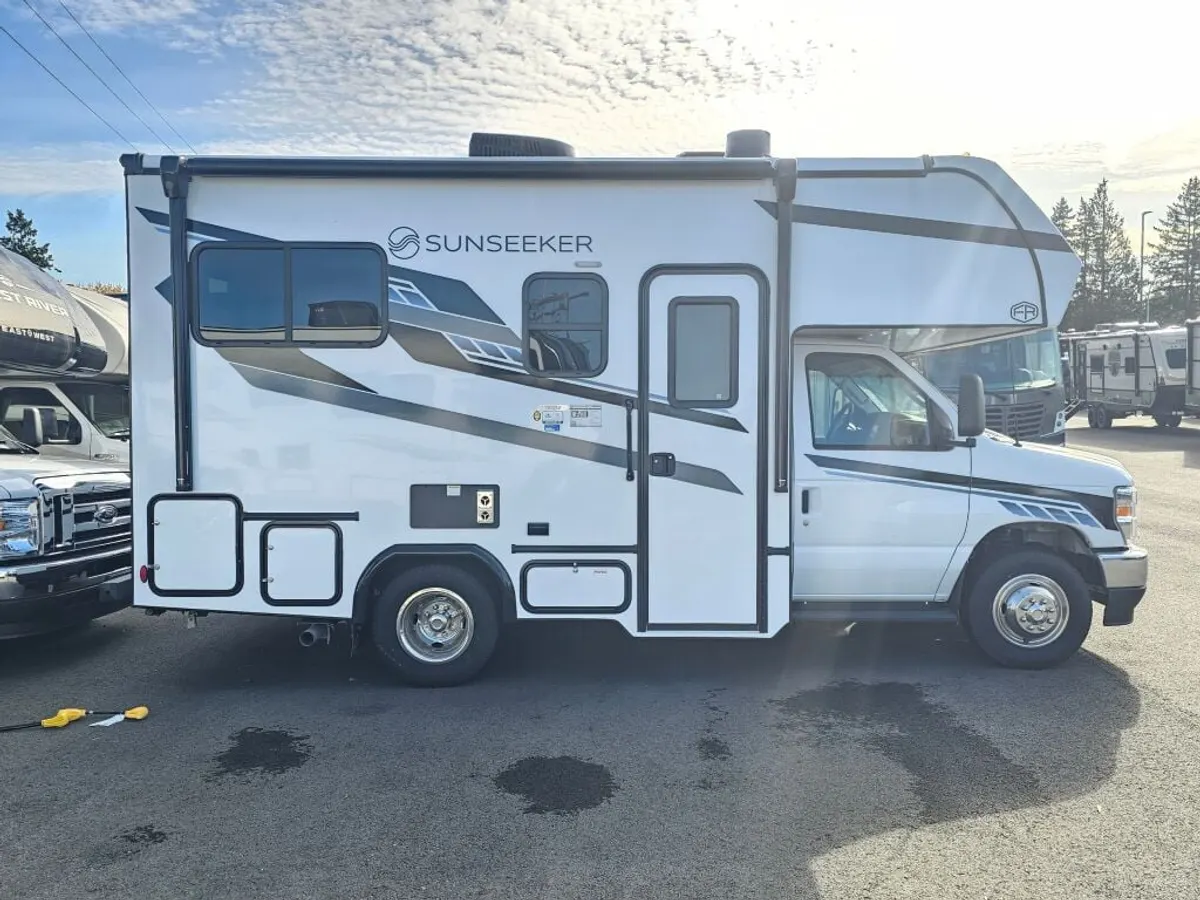 2026 Forest River Sunseeker LE, photo 2 of 24