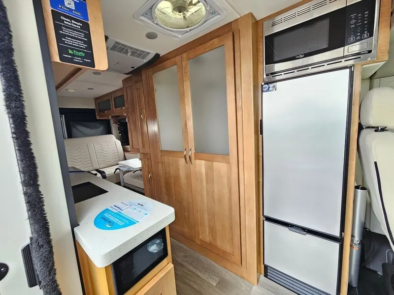 2023 Coachmen Nova, photo 14 of 24