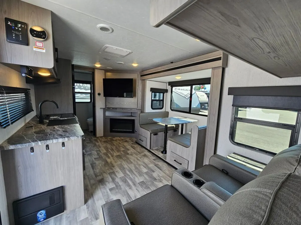 2023 Dutchmen Kodiak, photo 10 of 24