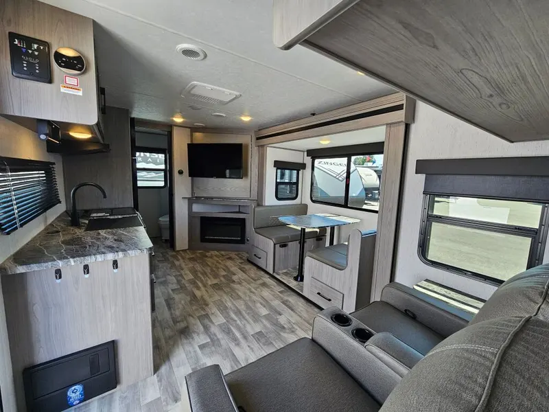 2023 Dutchmen Kodiak, photo 10 of 24