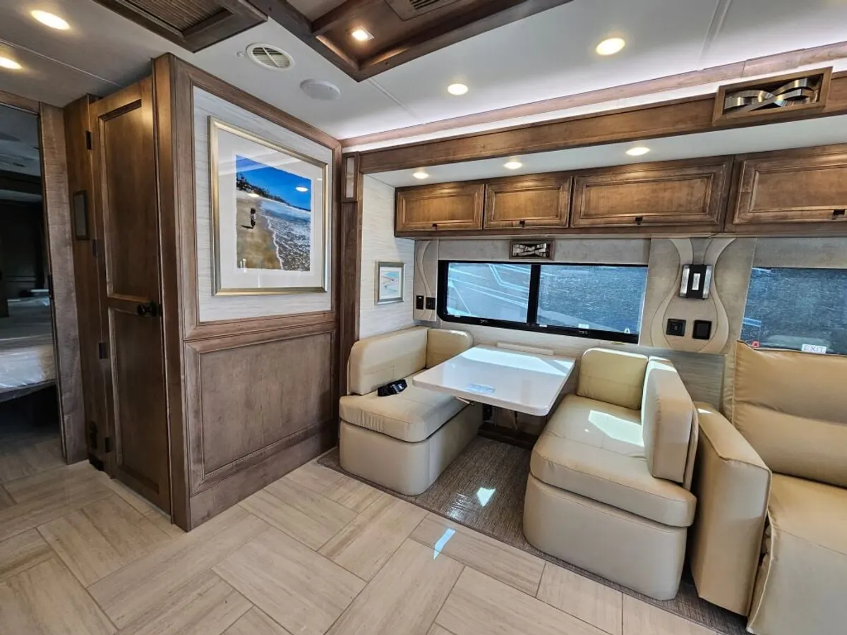 2026 Tiffin Motorhomes Phaeton, photo 12 of 24