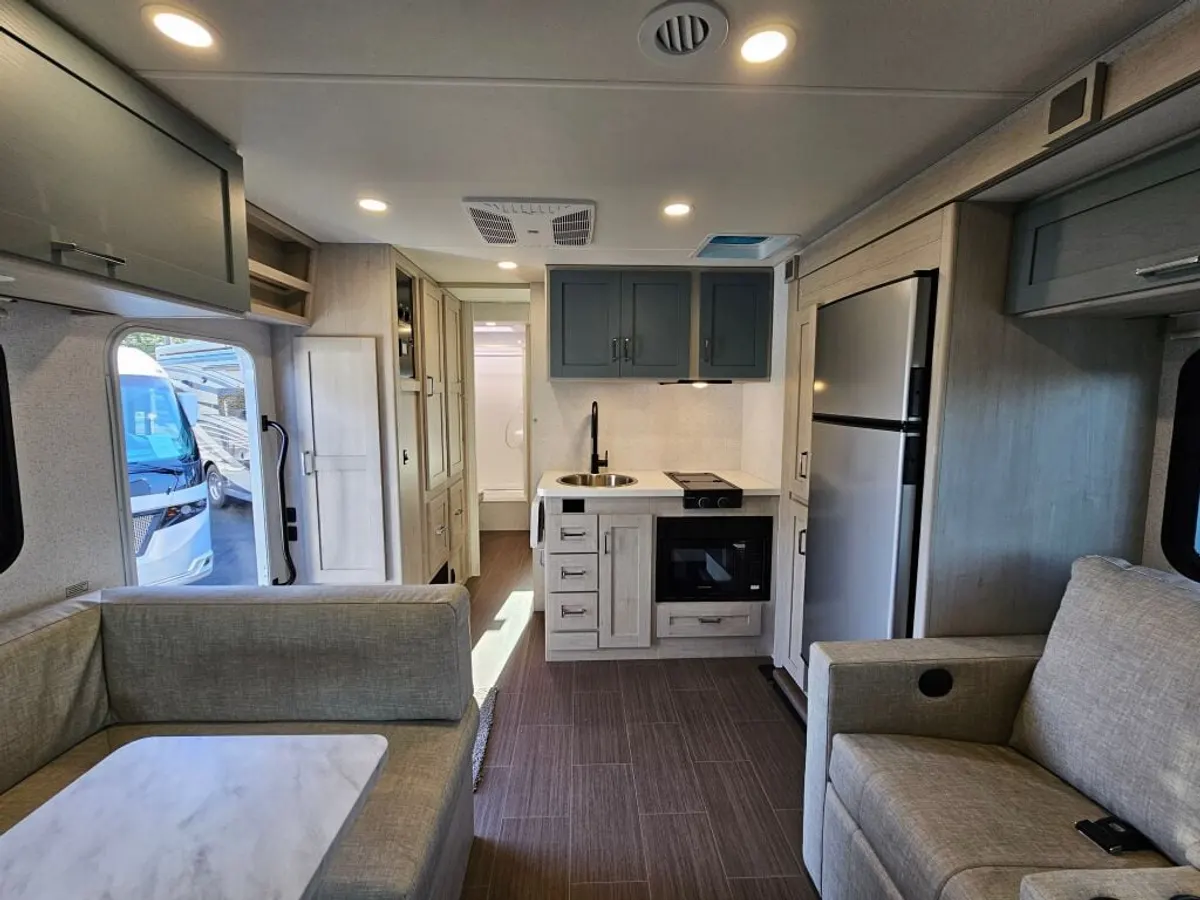 2027 winnebago sunflyer, photo 18 of 24