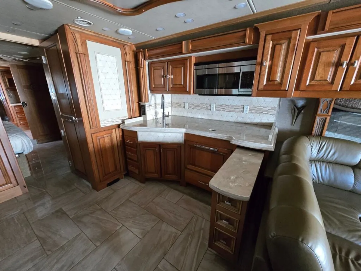2017 Tiffin Motorhomes Allegro Bus, photo 15 of 24