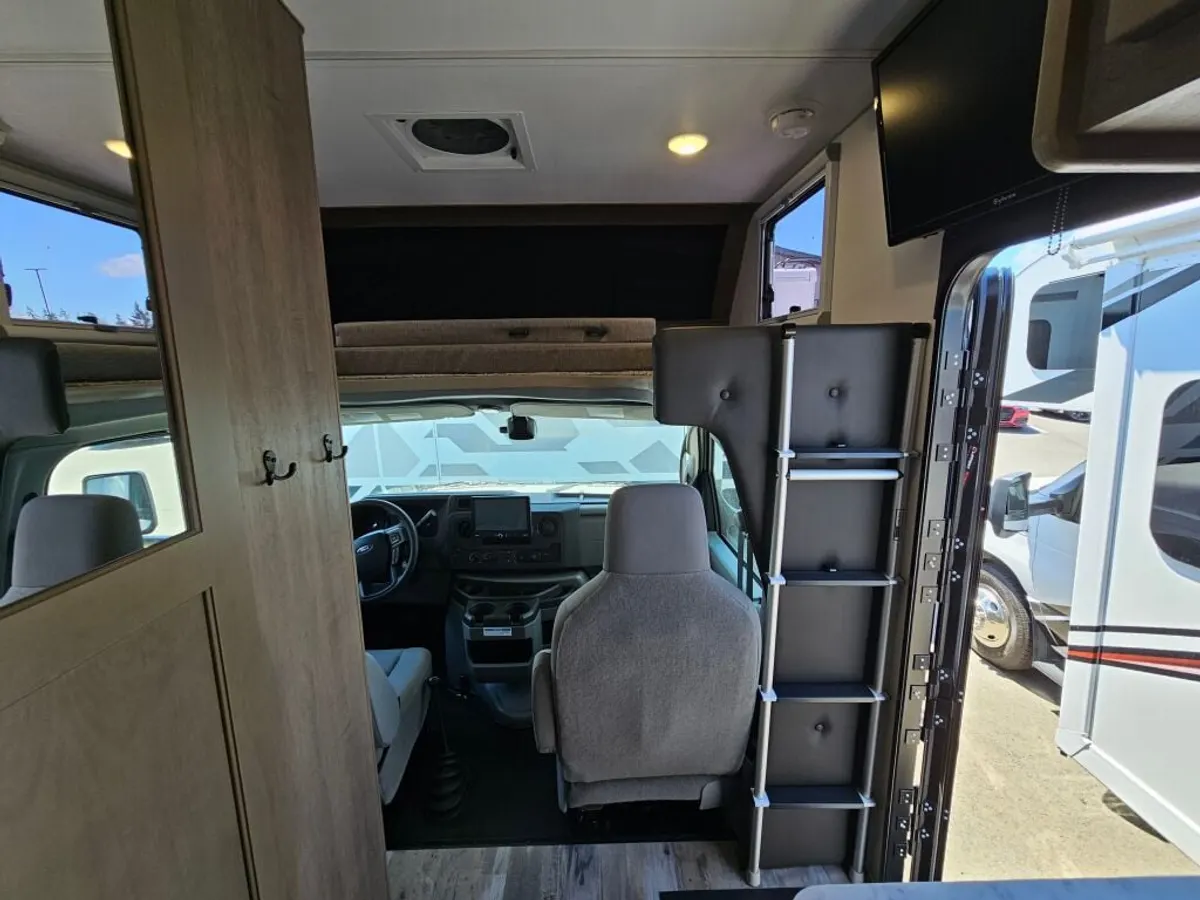 2026 Adventurer Manufacturing Inc. Overlander, photo 23 of 24