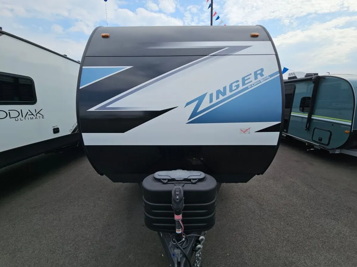 2025 CrossRoads Zinger, photo 2 of 24