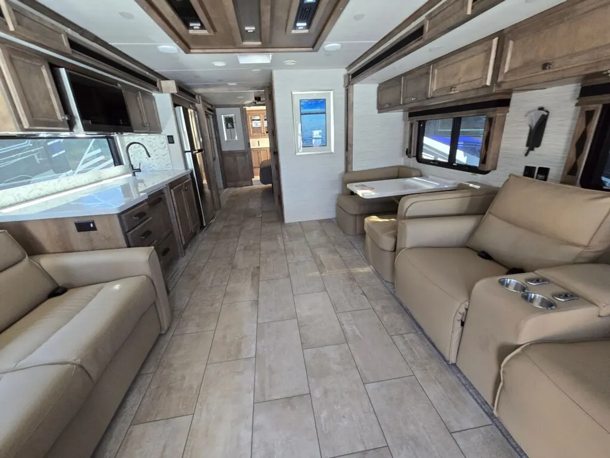 2026 Tiffin Motorhomes Allegro Red, photo 9 of 24