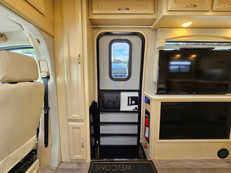 2019 Regency RV Ultra Brougham, photo 11 of 24