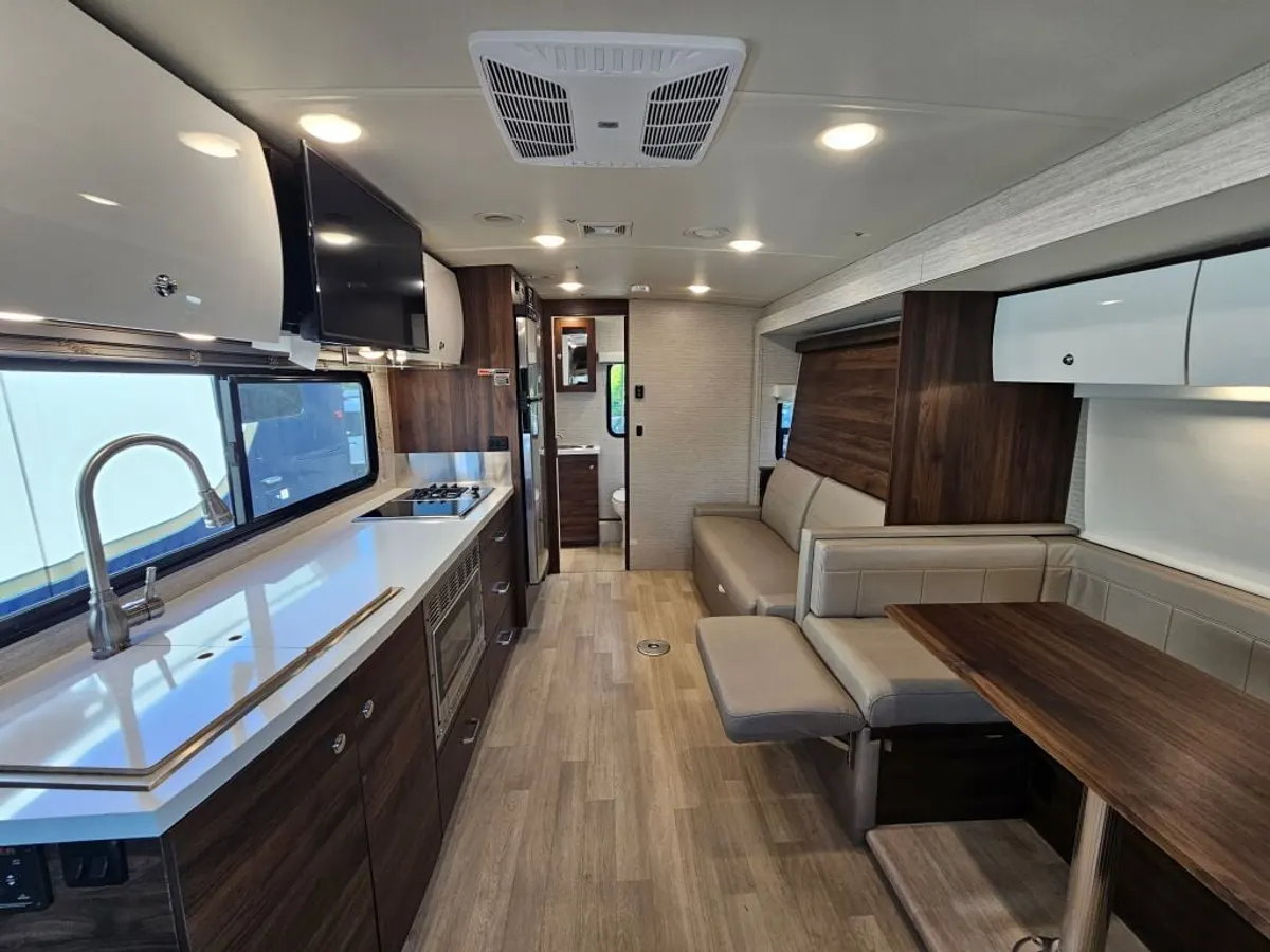2021 Winnebago View, photo 9 of 24
