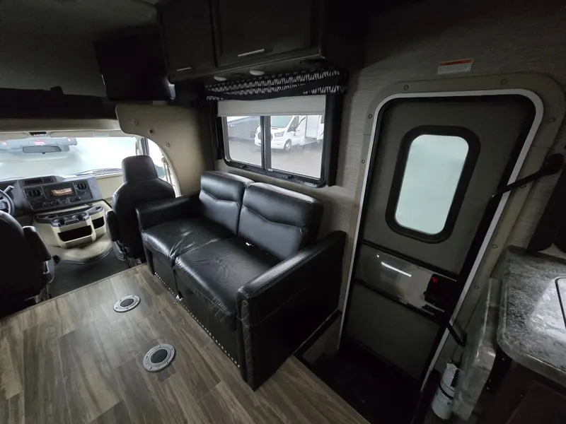 2022 Thor Motor Coach Outlaw, photo 24 of 24
