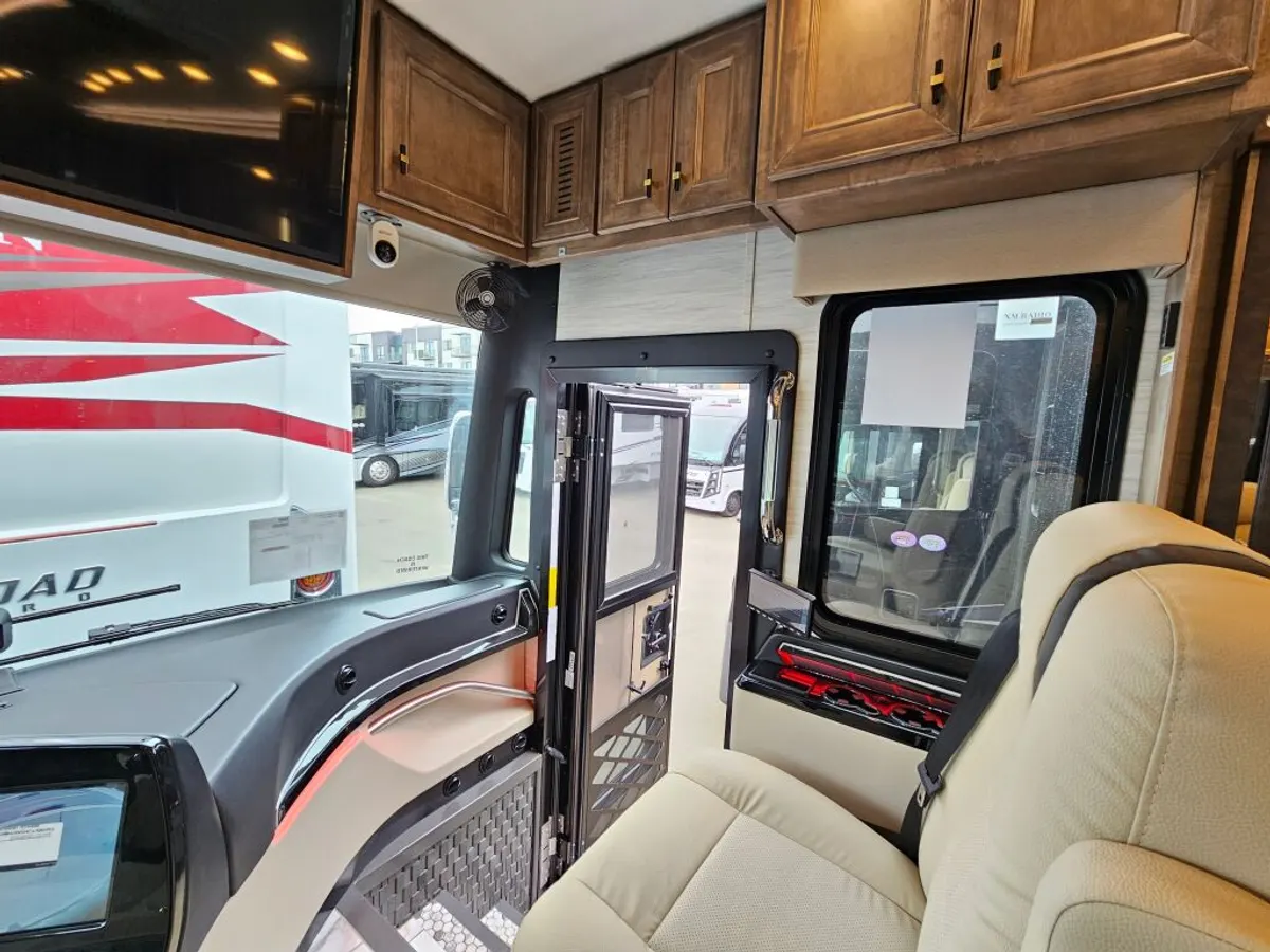 2026 Tiffin Motorhomes Allegro Bus, photo 7 of 24