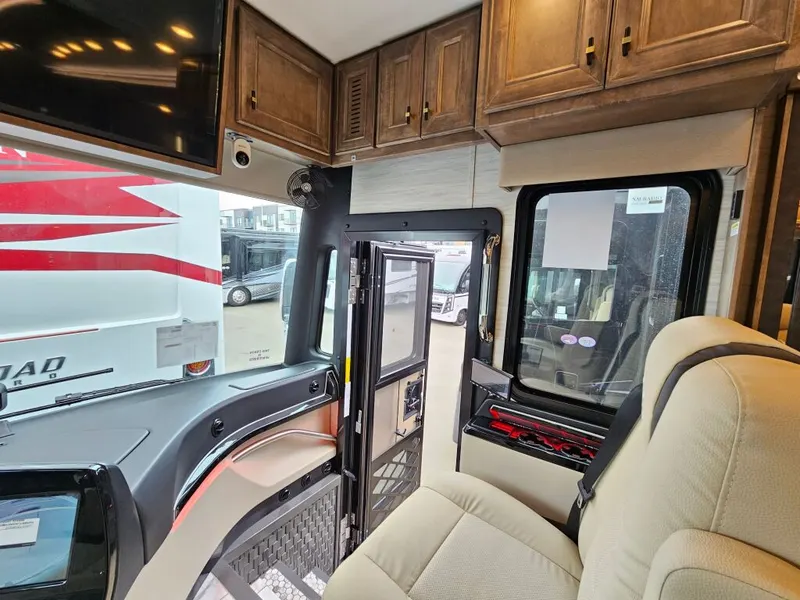 2026 Tiffin Motorhomes Allegro Bus, photo 7 of 24