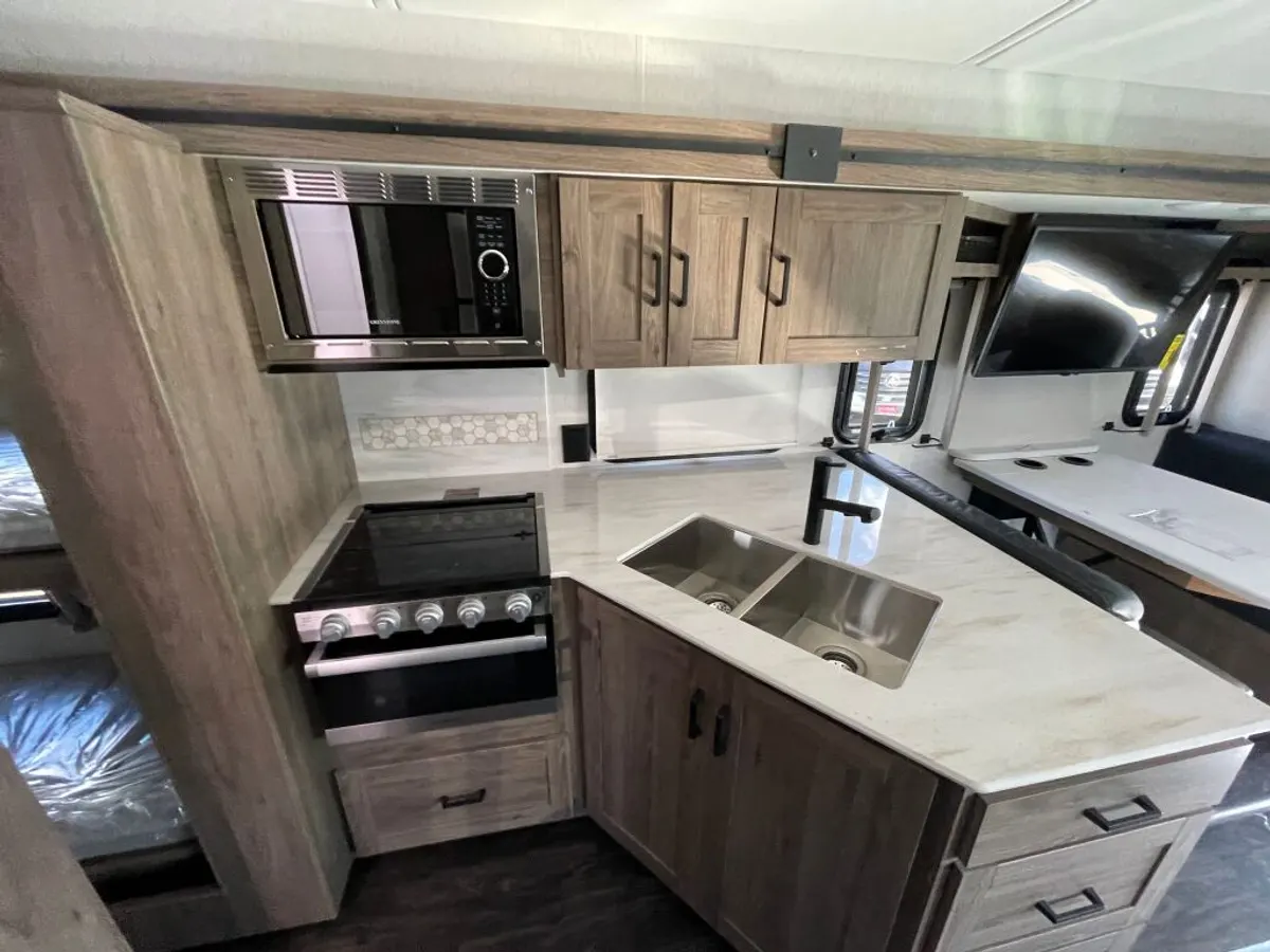 2024 Winnebago Vista, photo 10 of 22