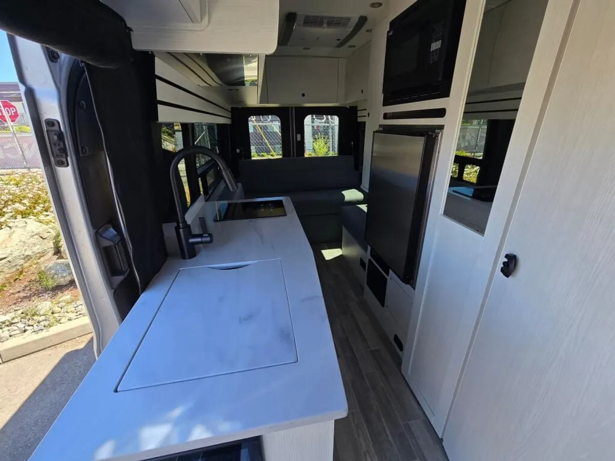 2026 Pleasure-Way Ontour, photo 8 of 16