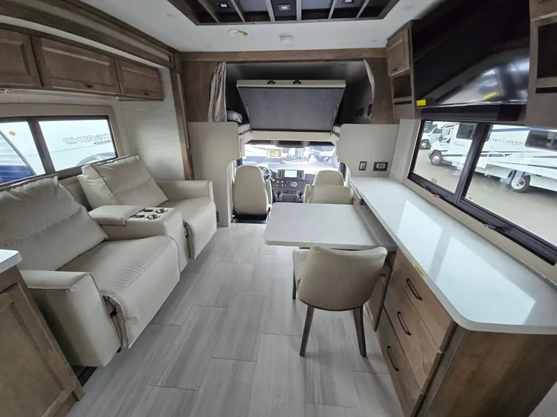 2027 Tiffin Motorhomes Allegro Bay, photo 9 of 24