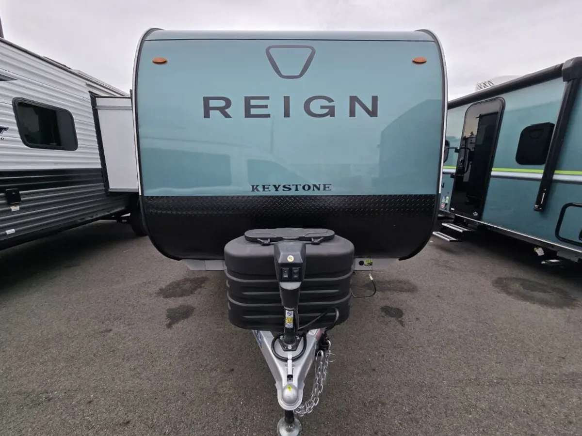 2027 Keystone Reign, photo 2 of 24
