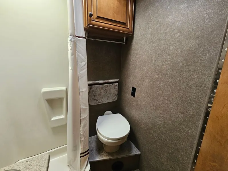 2016 Thor Motor Coach Synergy, photo 19 of 24