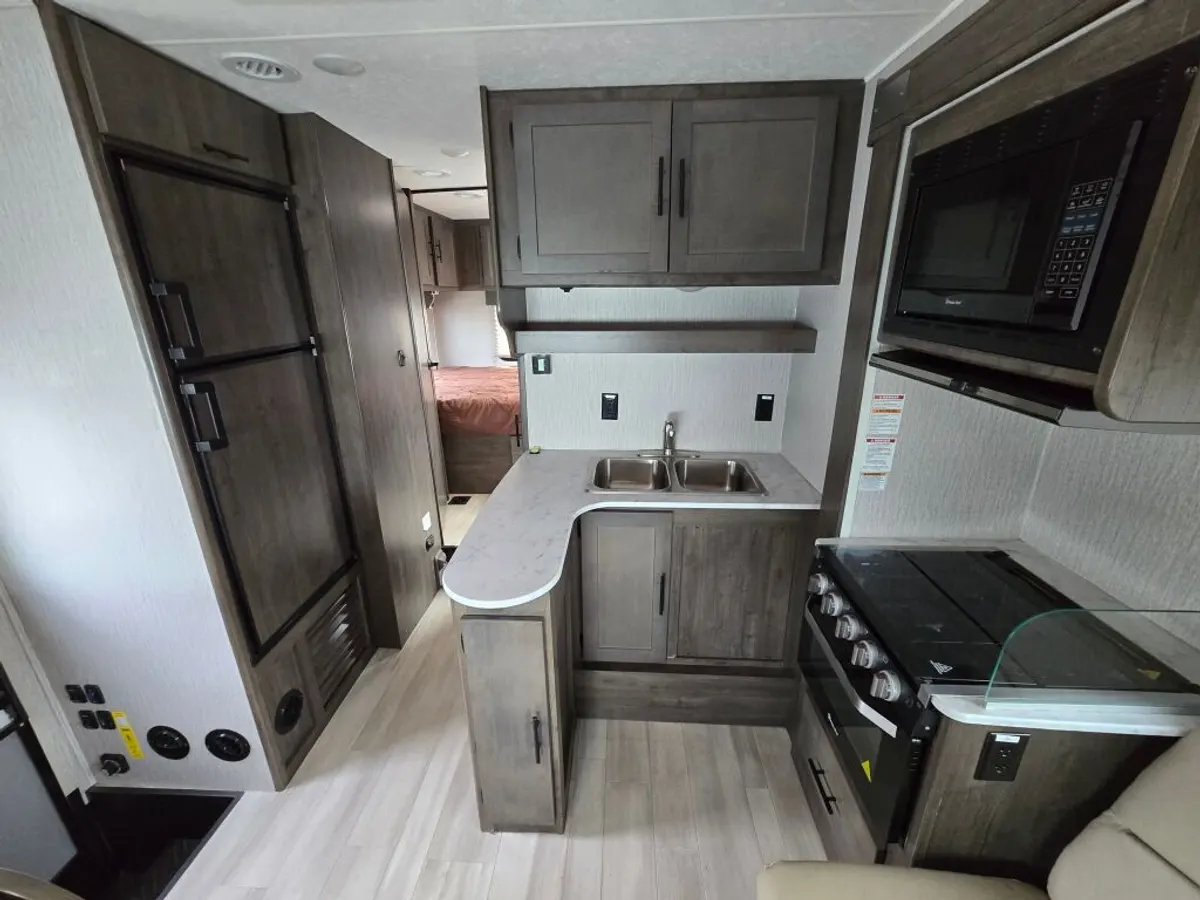 2023 Coachmen Leprechaun, photo 19 of 24