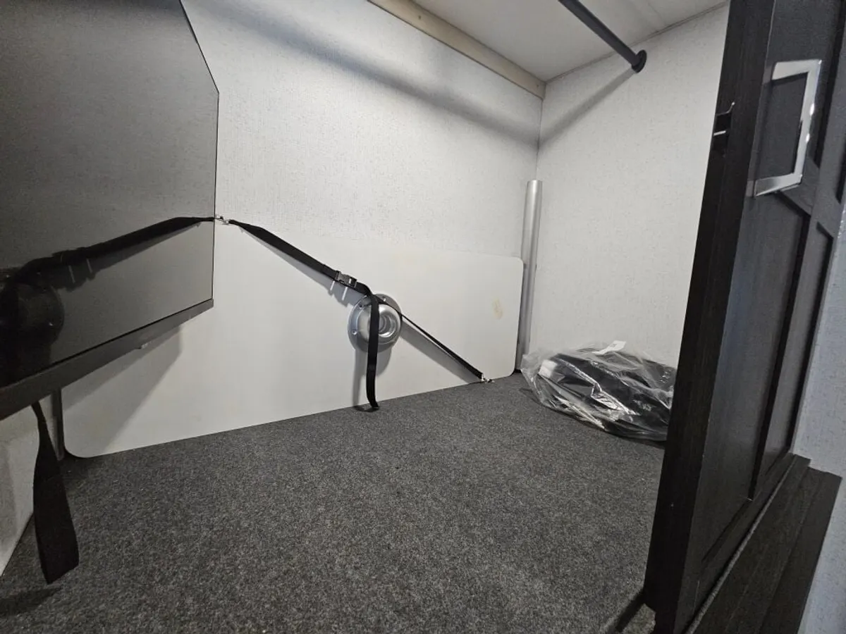 2027 Winnebago Sunflyer, photo 20 of 24