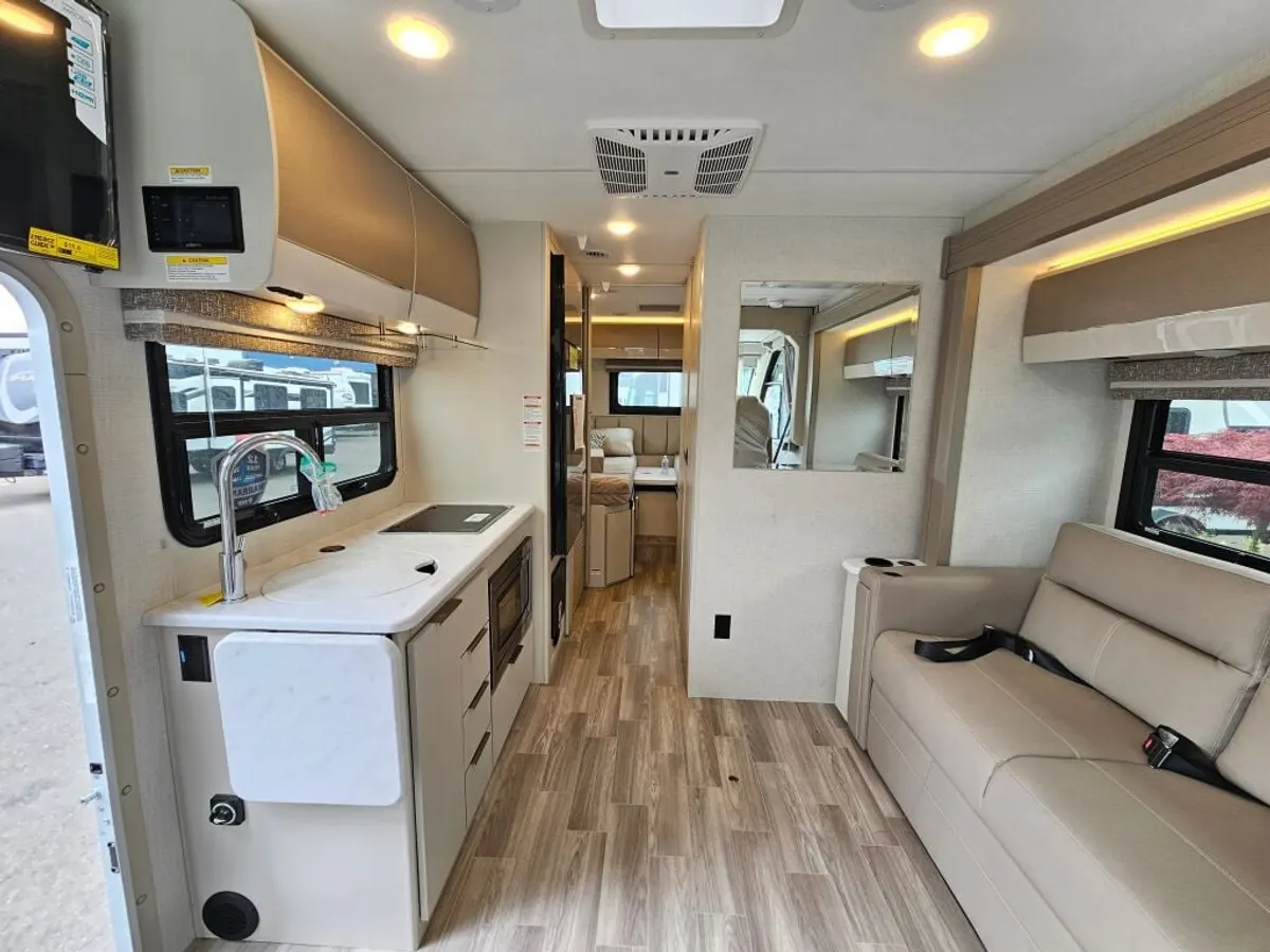 2027 Thor Motor Coach Vegas, photo 10 of 24