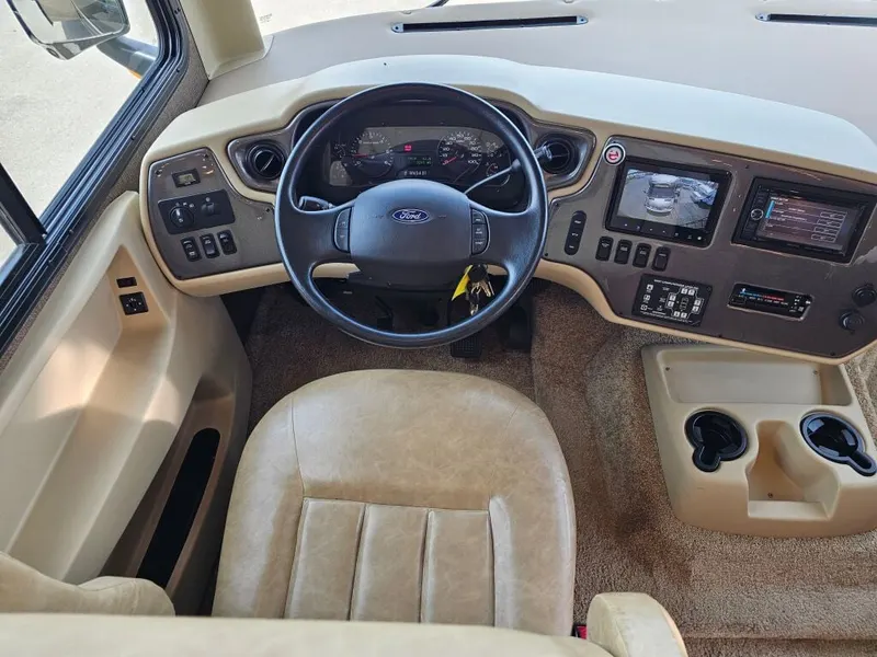 2016 Tiffin Motorhomes Allegro, photo 22 of 24