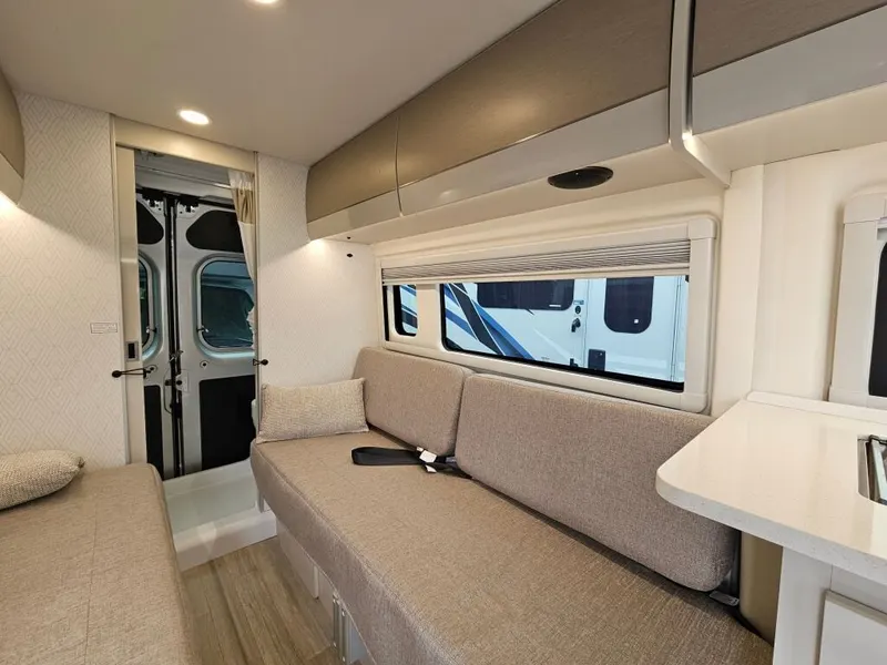 2027 Thor Motor Coach Sequence, photo 13 of 24