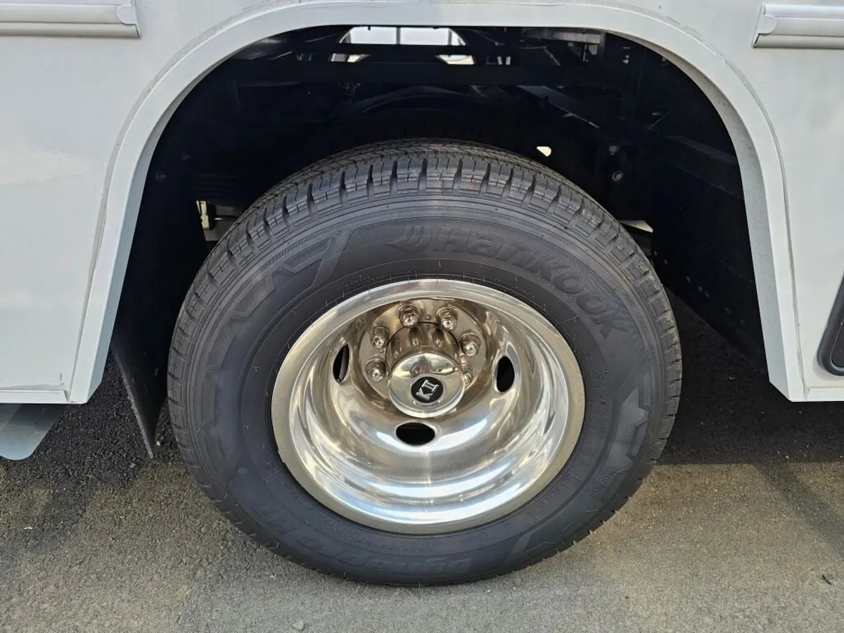 2027 Winnebago Sunflyer, photo 7 of 24
