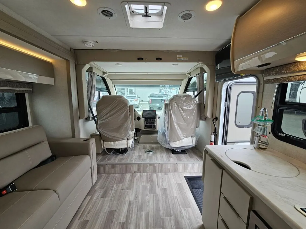 2027 Thor Motor Coach Vegas, photo 13 of 24