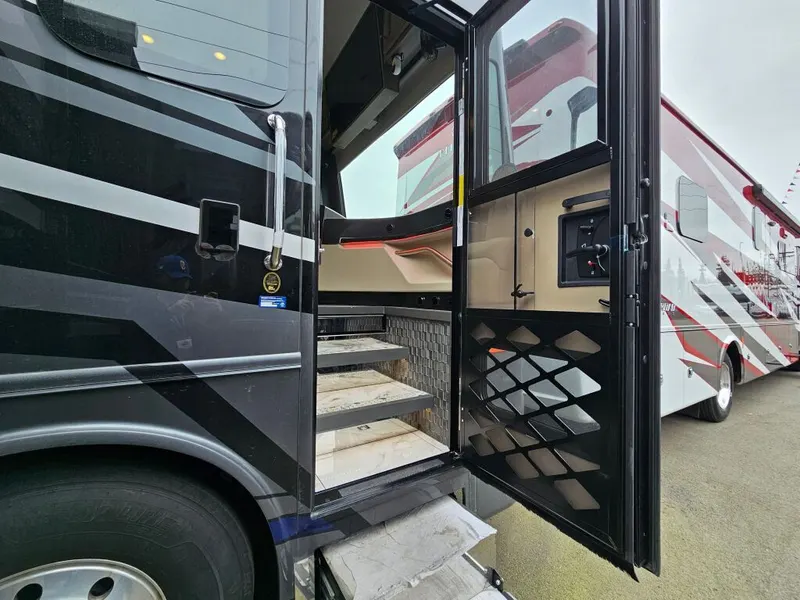 2026 Tiffin Motorhomes Allegro Bus, photo 6 of 24