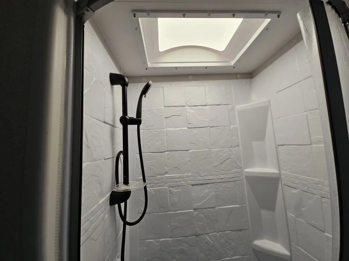 2021 Lance Lance Travel Trailers, photo 19 of 24
