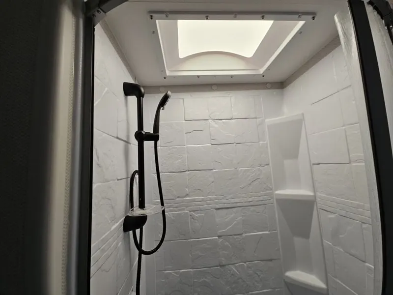 2021 Lance Lance Travel Trailers, photo 19 of 24