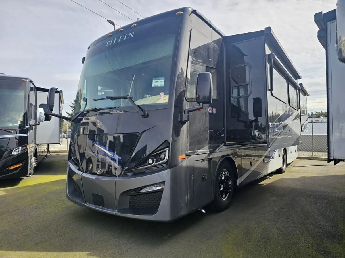 2026 Tiffin Motorhomes Phaeton, photo 3 of 24