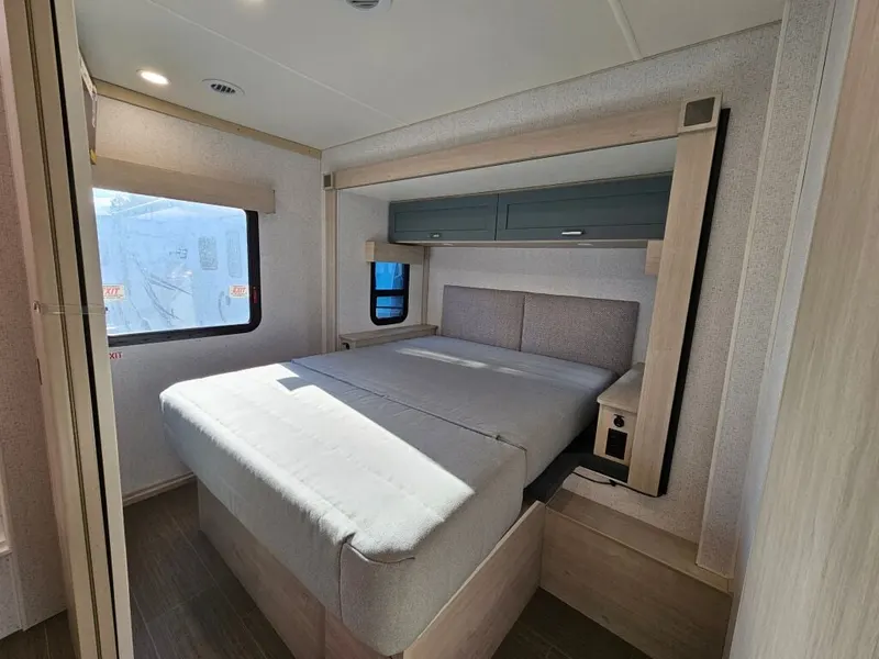 2027 winnebago sunflyer, photo 21 of 24
