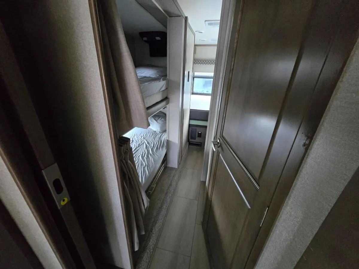 2022 Dynamax DX3, photo 22 of 24