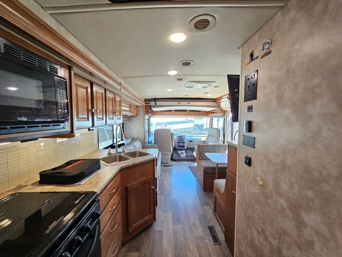 2020 Winnebago Vista, photo 15 of 24