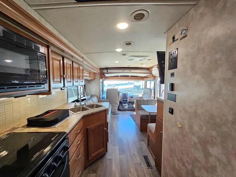 2020 Winnebago Vista, photo 15 of 24