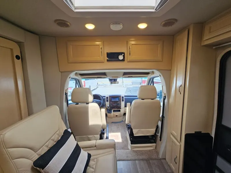 2019 Regency RV Ultra Brougham, photo 20 of 24