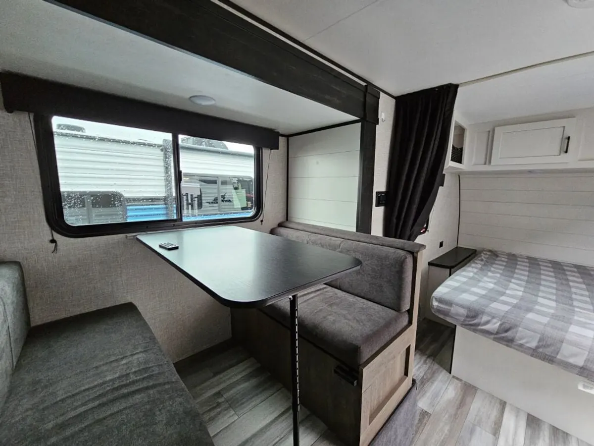 2024 Jayco Jay Flight SLX, photo 22 of 24
