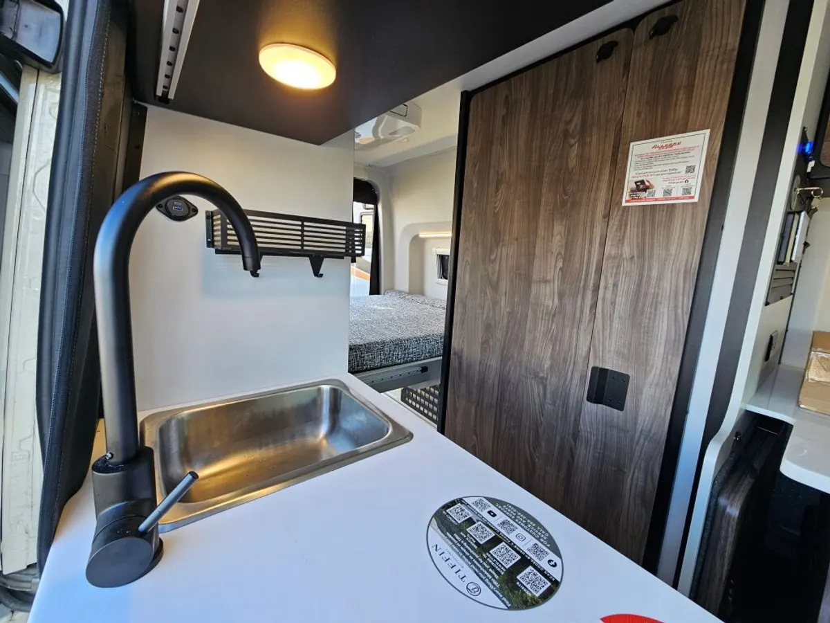 2026 Tiffin Motorhomes GH1, photo 21 of 24