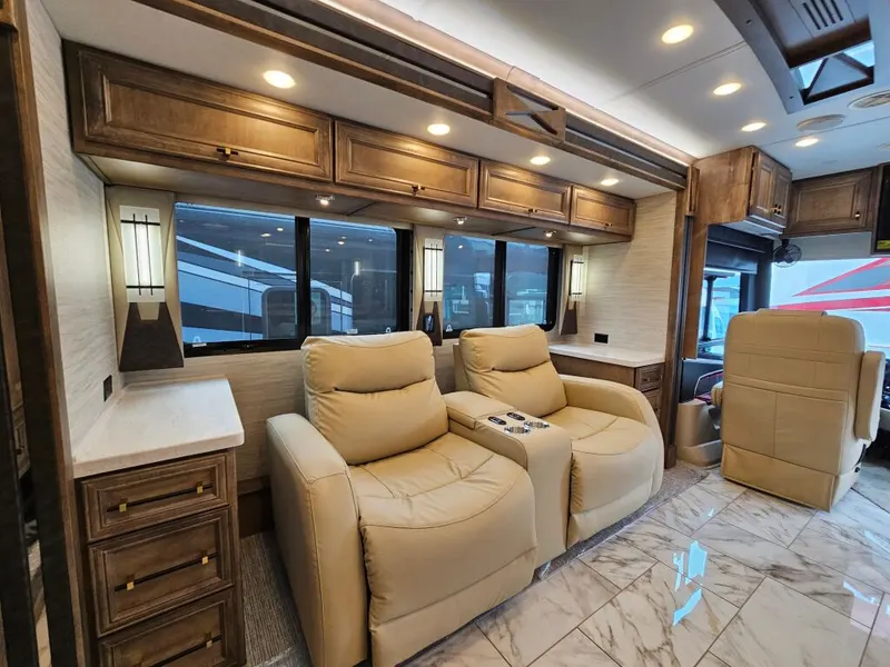 2026 Tiffin Motorhomes Allegro Bus, photo 16 of 24
