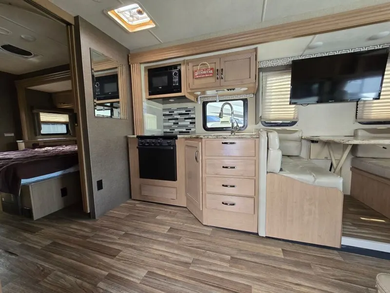 2019 Thor Motor Coach Ace, photo 10 of 24