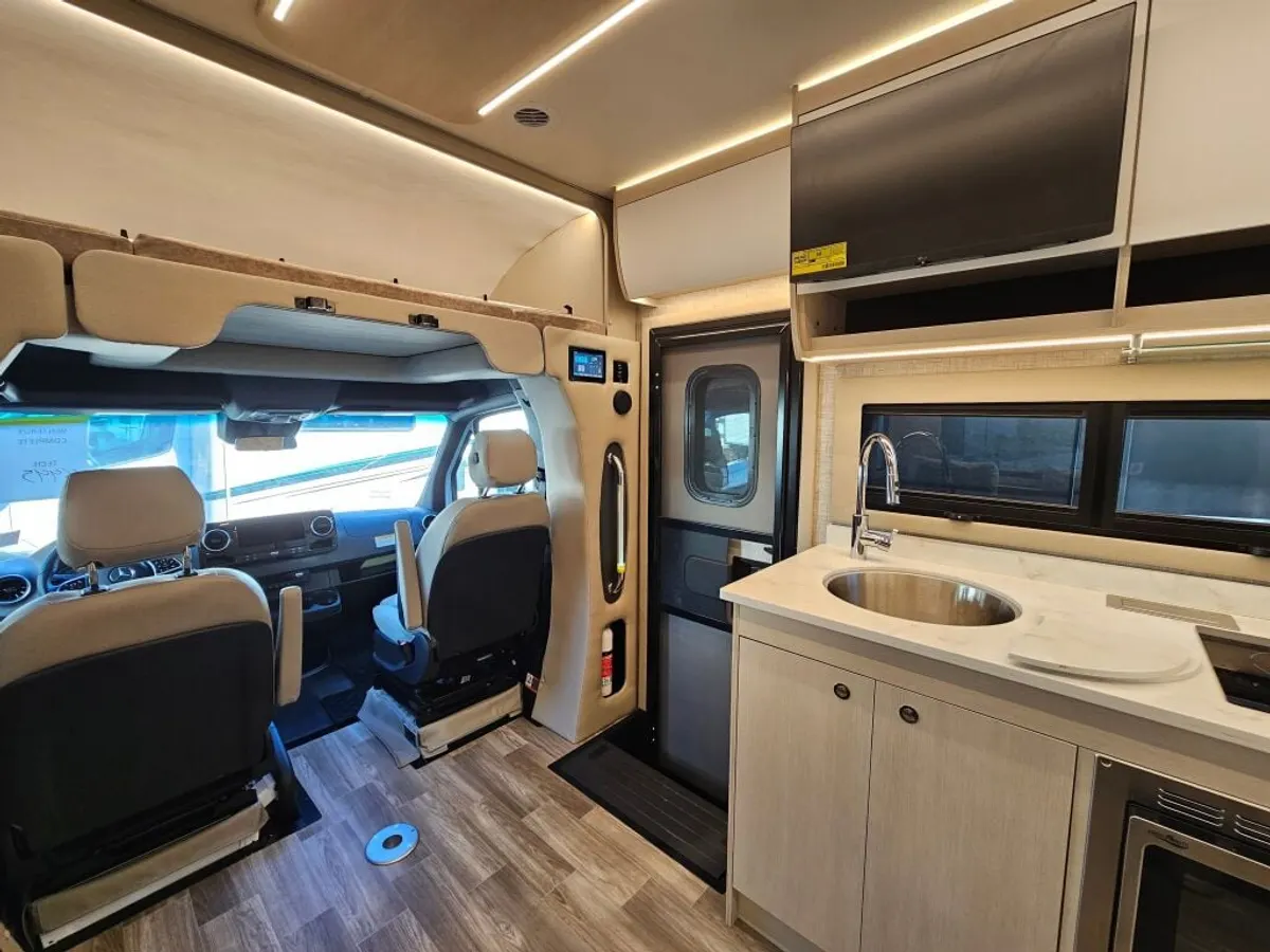 2026 Tiffin Motorhomes Wayfarer, photo 6 of 24