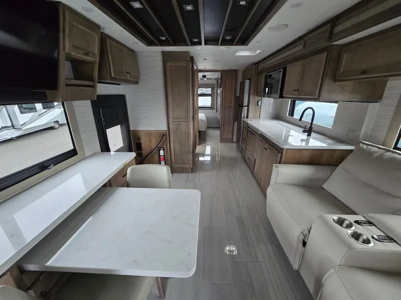 2027 Tiffin Motorhomes Allegro Bay, photo 15 of 24