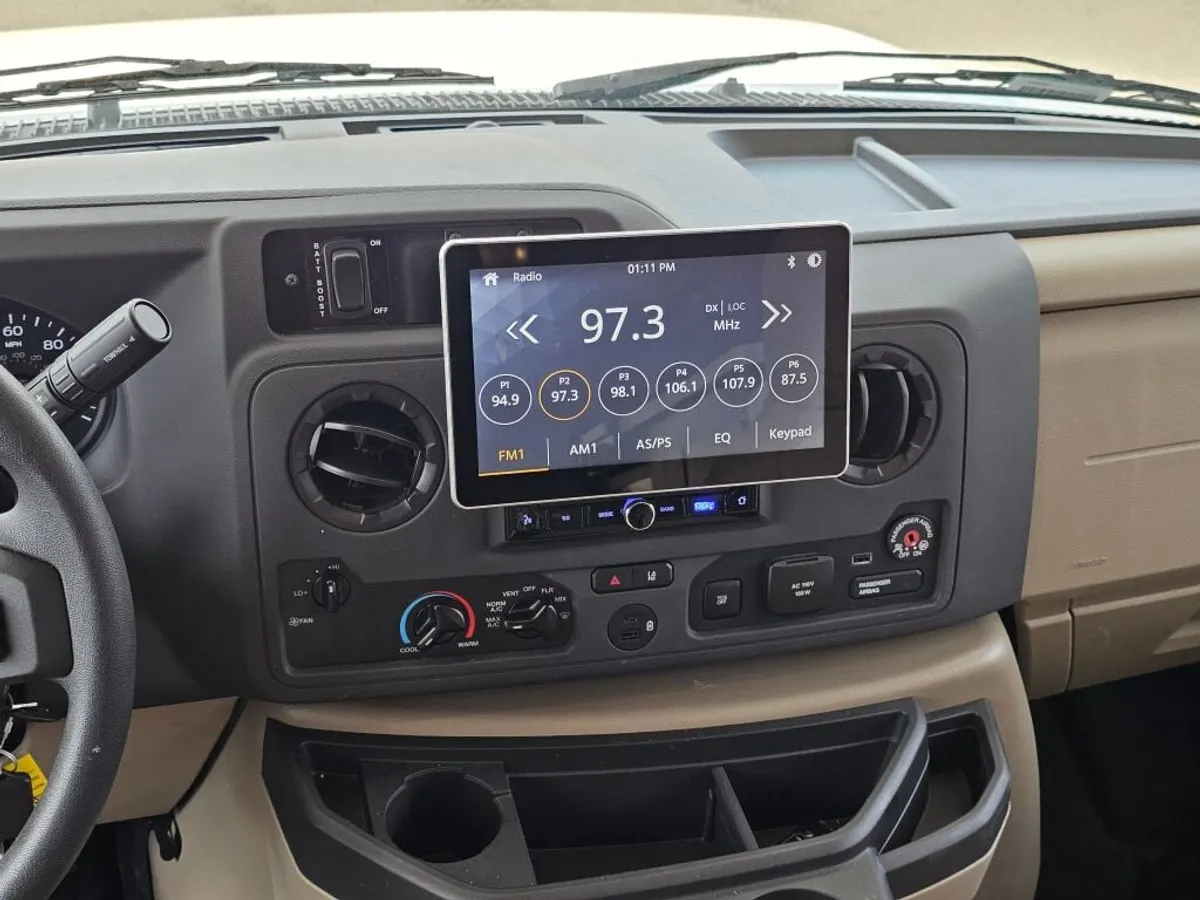 2027 Winnebago Sunflyer, photo 19 of 24
