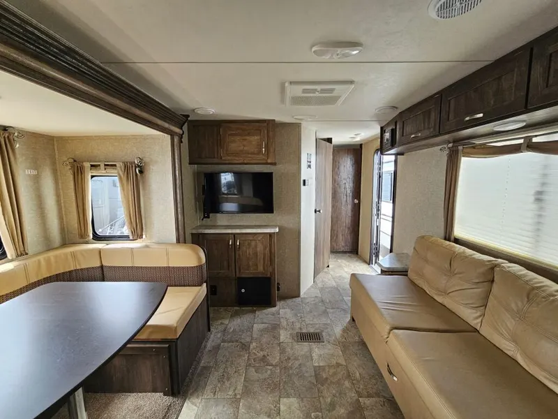 2018 Forest River Rainier, photo 13 of 24