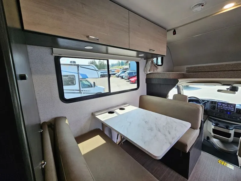 2027 Winnebago Sunflyer, photo 15 of 24
