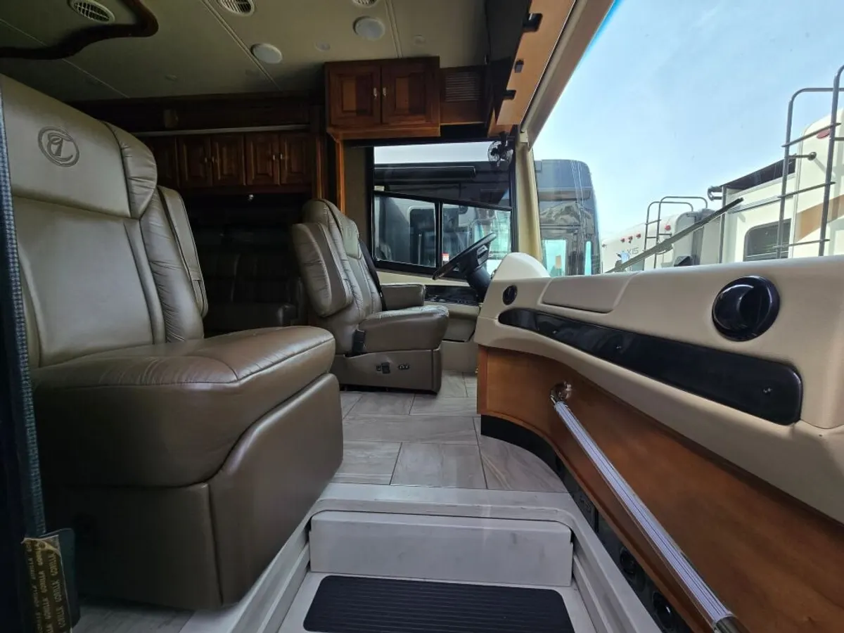 2017 Tiffin Motorhomes Allegro Bus, photo 7 of 24