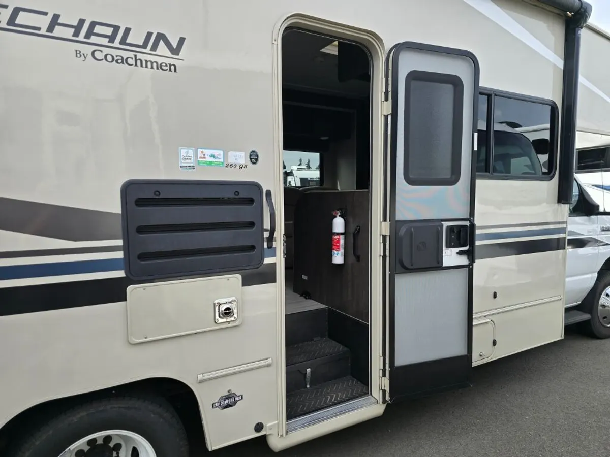 2023 Coachmen Leprechaun, photo 8 of 24