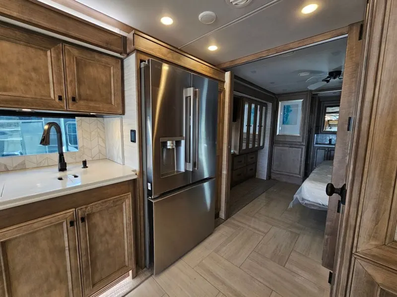 2026 Tiffin Motorhomes Phaeton, photo 23 of 24