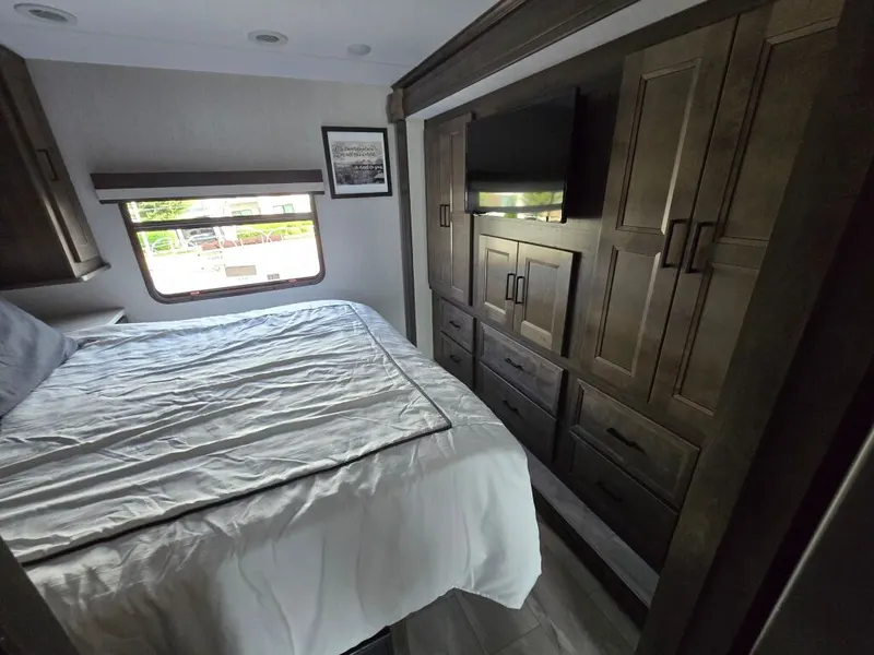 2023 Coachmen Mirada, photo 24 of 24